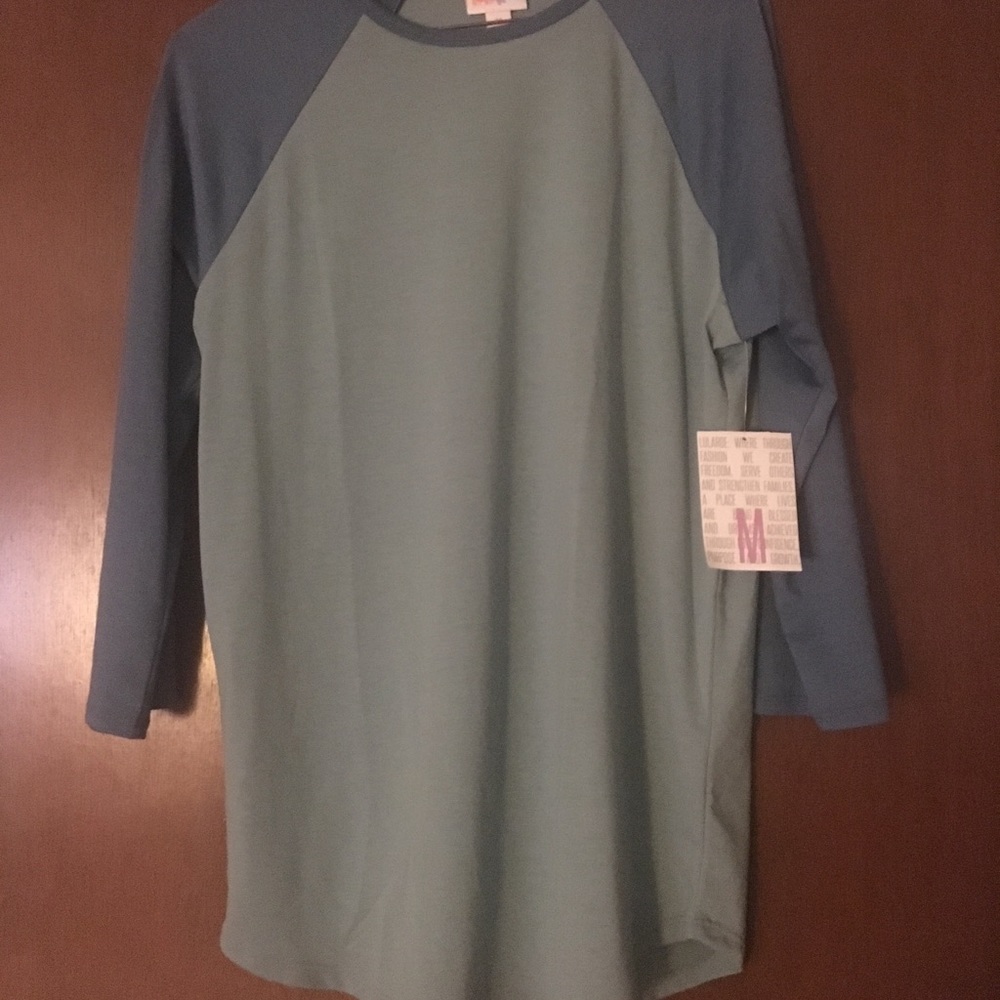 LulaRoe Randy shirt - medium NWT